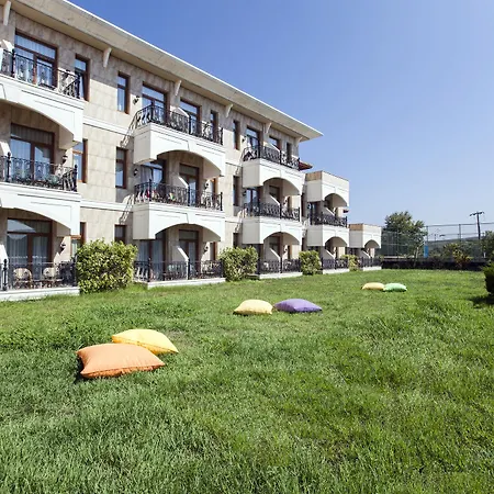 Gardens & Hotel 5*