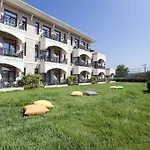 Gardens & Hotel 5*