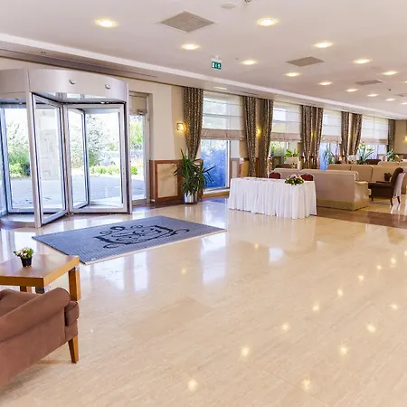 Gardens & Otel