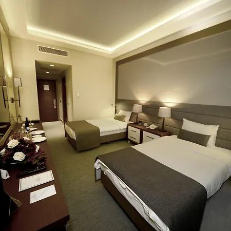 Gardens & Otel
